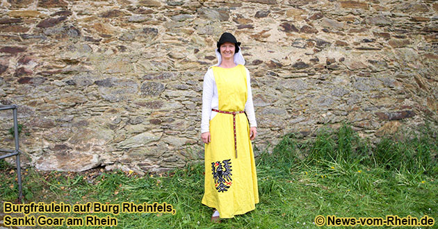 Burgfräulein auf der Burg Rheinfels in Sankt Goar am Rhein.